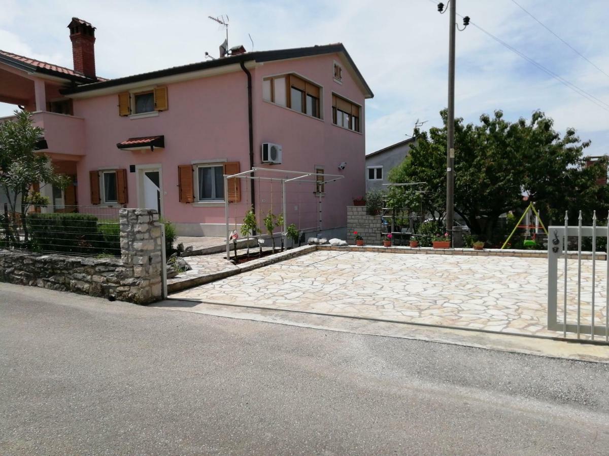 Apartmani Vesna Buje Exterior photo
